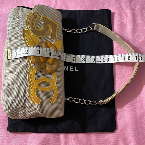 SALE!!! 🎉🎉🎉Chanel Limited Edition Camellia Canvas/Patent Flap Bag - Picture 16 of 17